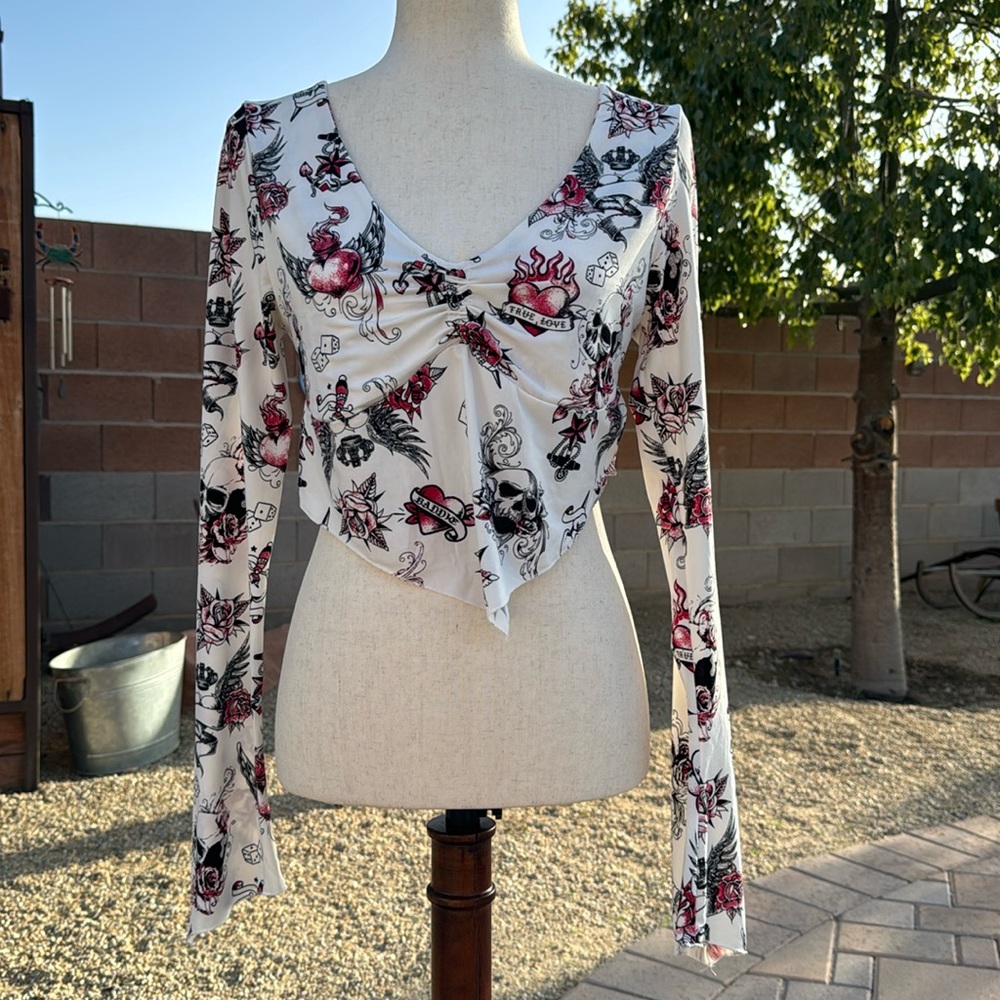Streetwear Society Long sleeve Cropped Tattoo Print Flare Sleeve Size XL